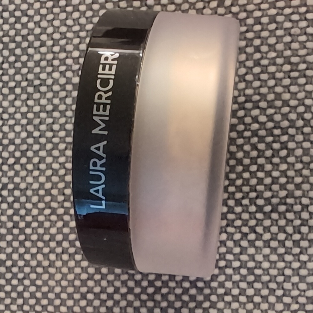 Laura Mercier translucent honey setting powder